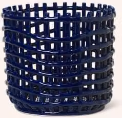 Ceramiczna miska Ferm Living Blau o geometrycznym kształcie