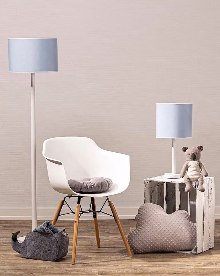 Lampa stojąca Blue Happiness Yellowtipi, niebiesko-biała z drewnem i materiałem, Wysokość: 60 cm, Szerokość: 25 cm, Głębokość: 25 cm